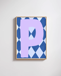 Letterposter blauwe ruit paarse letter